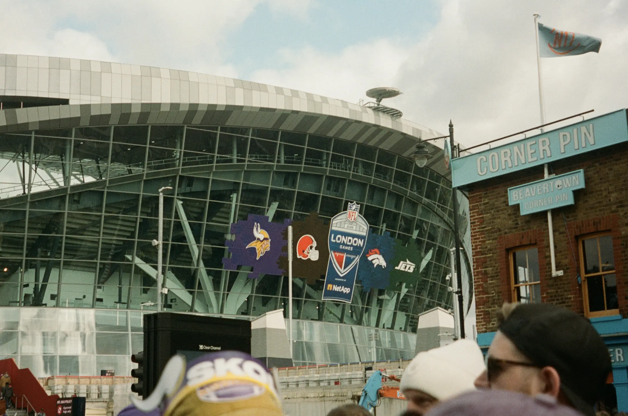 Stadion und Corner Pin vor dem NFL London Spiel